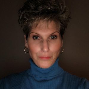 Meet your Posher, Lori